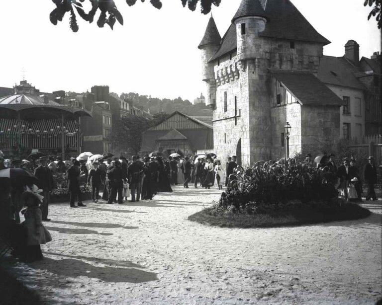 Honfleur et Trouville en 1899 - 112Fi 5 - Lot 1 - Média 1 - Archives du Calvados - La Petite Folie à Honfleur - La Petite Folie à Honfleur 1000 ans de Honfleur